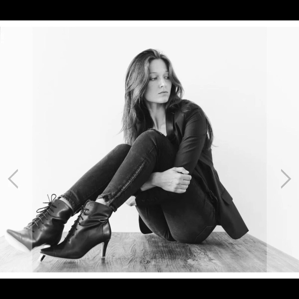 Bhava Paris Lace-up heel bootie